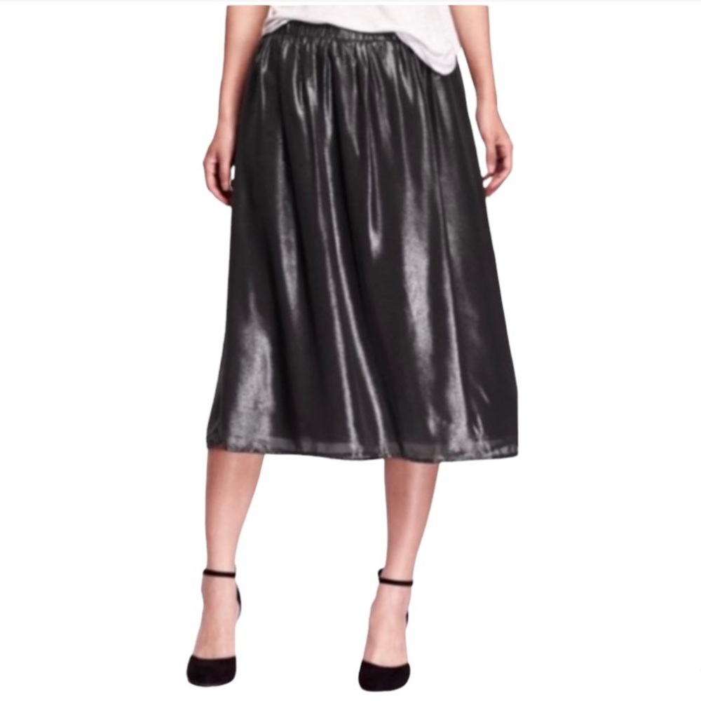 Old Navy silver metallic women’s midi skirt elastic waist Size Medium